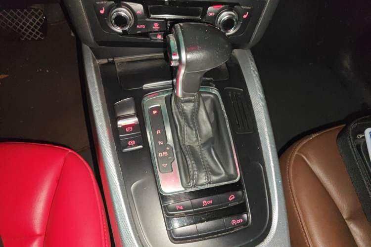 Used Audi Q5 2013 40 TFSI Technology Edition Gear Lever