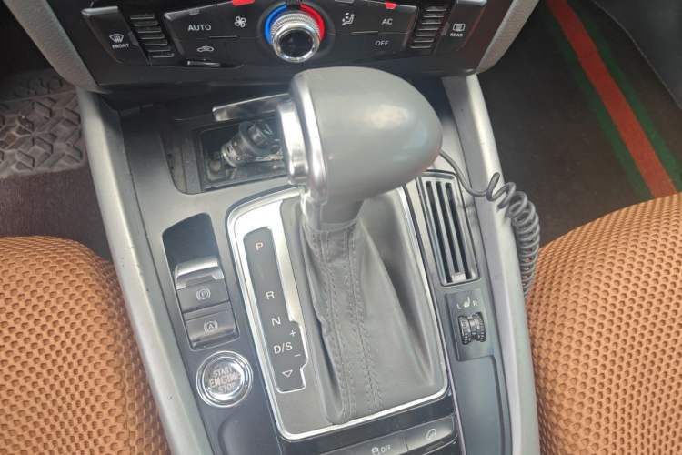 Used Audi Q5 2013 40 TFSI Technology Edition Gear Lever