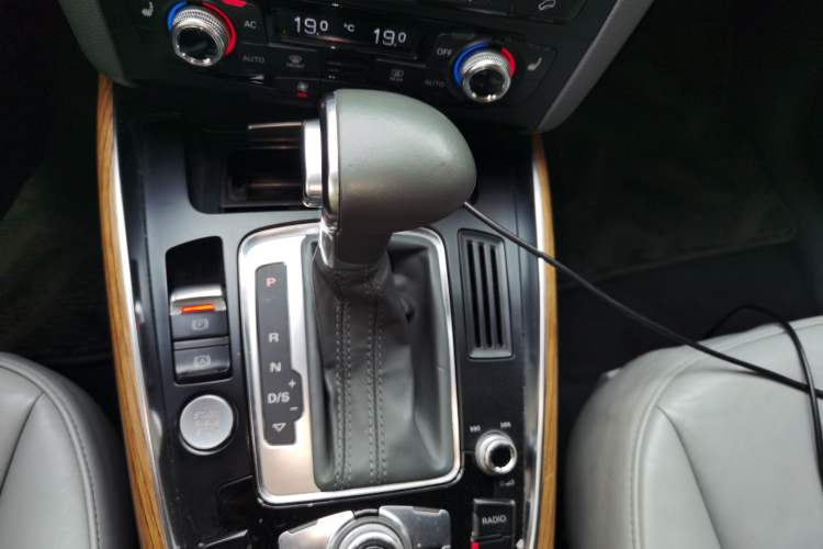 Used Audi Q5 2013 45 TFSI quattro off-road version Gear Lever