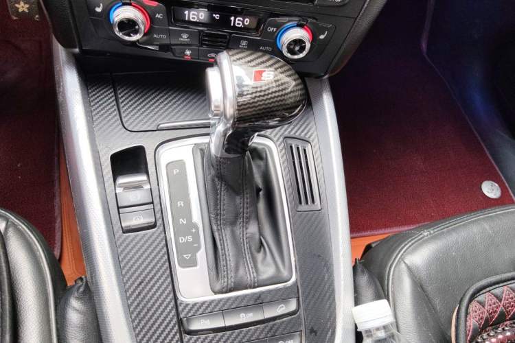 Used Audi Q5 2013 40 TFSI Technology Edition Gear Lever