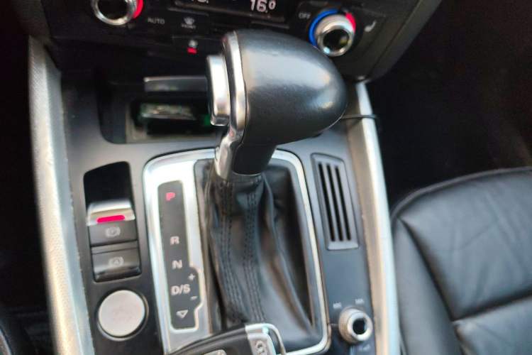 Used Audi Q5 2013 45 TFSI quattro Sport Edition Gear Lever