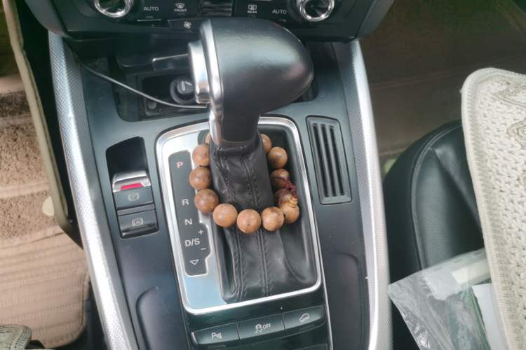 Used Audi Q5 2013 40 TFSI Technology Edition Gear Lever