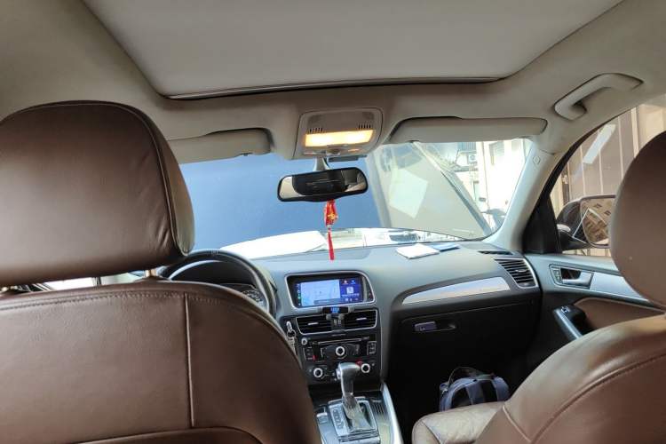 Used Audi Q5 2013 40 TFSI Technology Edition Headliner