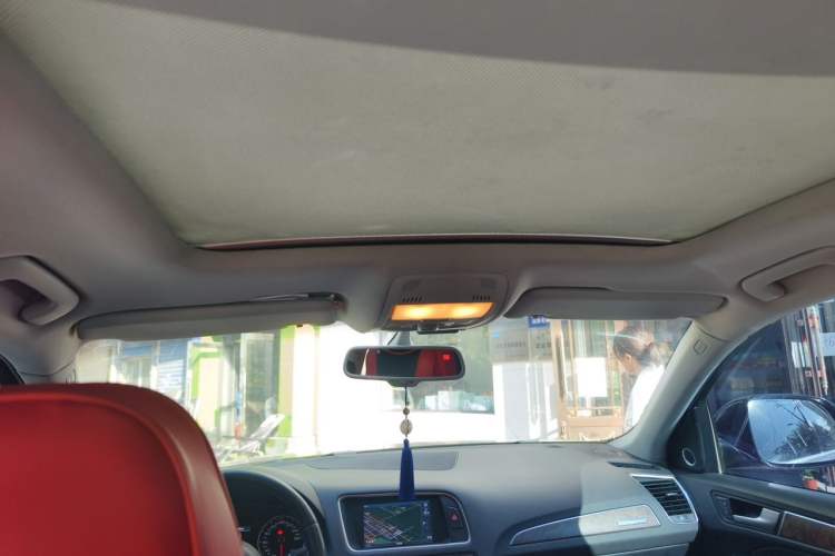 Used Audi Q5 2013 40 TFSI Comfort Edition Headliner