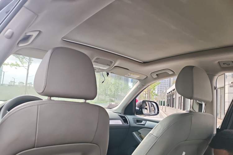 Used Audi Q5 2013 40 TFSI Technology Edition Headliner