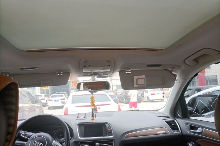 Used Audi Q5 2013 40 TFSI Comfort Edition Headliner