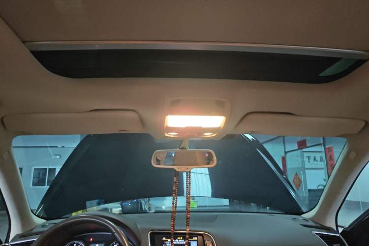 Used Audi Q5 2013 40 TFSI Comfort Edition Headliner