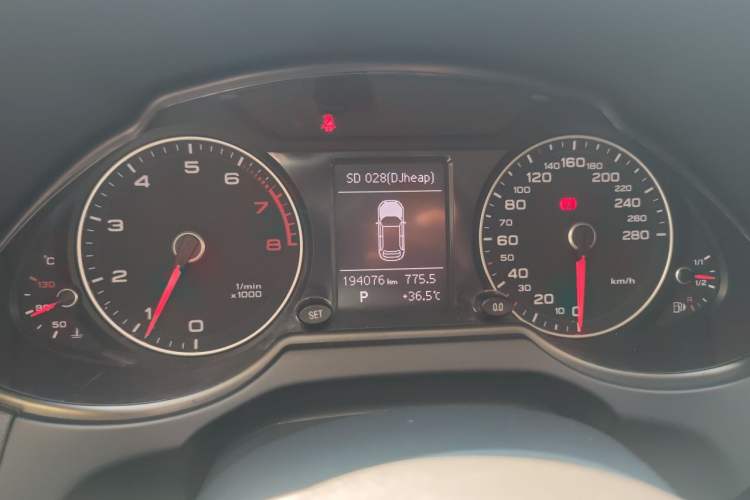 Used Audi Q5 2013 40 TFSI Technology Edition Instrument Cluster