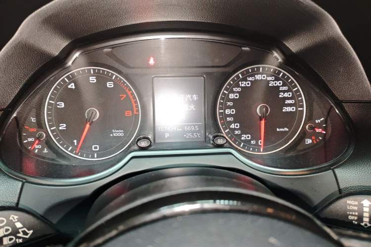 Used Audi Q5 2013 40 TFSI Ambition Instrument Cluster