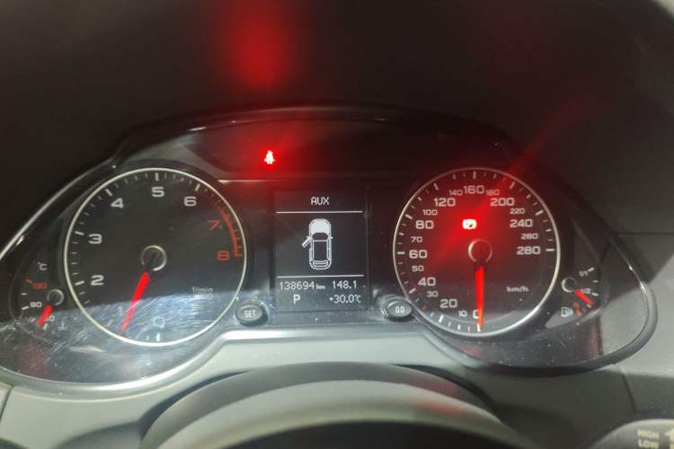 Used Audi Q5 2013 40 TFSI Technology Edition Instrument Cluster