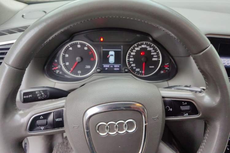 Used Audi Q5 2013 40 TFSI Technology Edition Instrument Cluster
