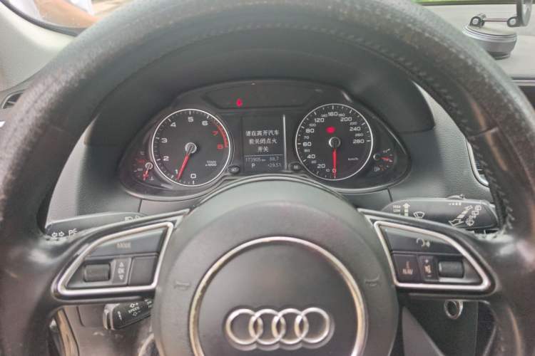 Used Audi Q5 2013 40 TFSI Technology Edition Instrument Cluster