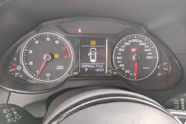 Used Audi Q5 2013 40 TFSI Technology Edition Instrument Cluster