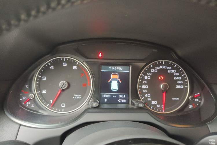 Used Audi Q5 2013 40 TFSI Comfort Edition Instrument Cluster