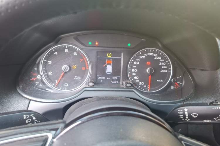 Used Audi Q5 2013 40 TFSI Comfort Edition Instrument Cluster