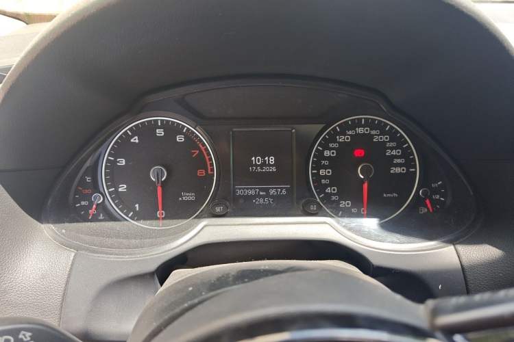Used Audi Q5 2013 40 TFSI Technology Edition Instrument Cluster