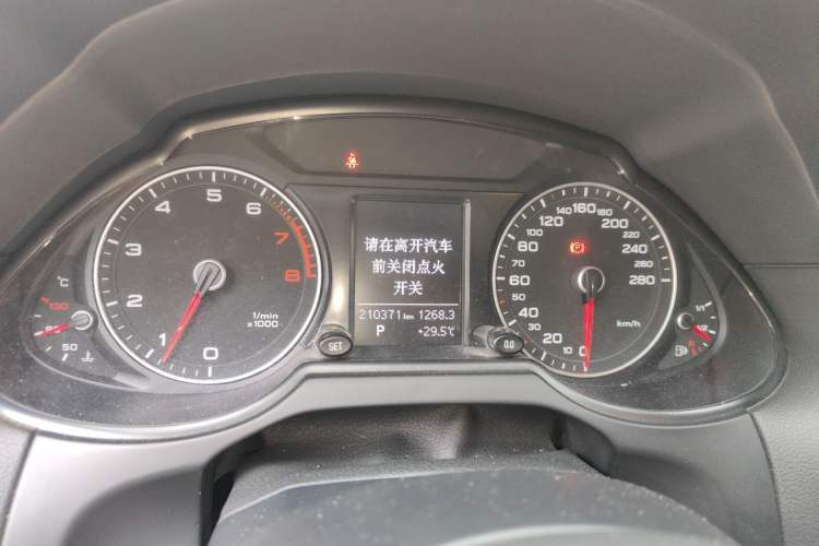 Used Audi Q5 2013 40 TFSI Technology Edition Instrument Cluster