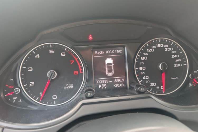 Used Audi Q5 2013 40 TFSI Technology Edition Instrument Cluster