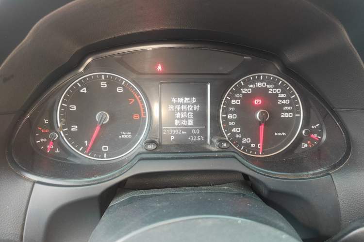 Used Audi Q5 2013 40 TFSI Technology Edition Instrument Cluster