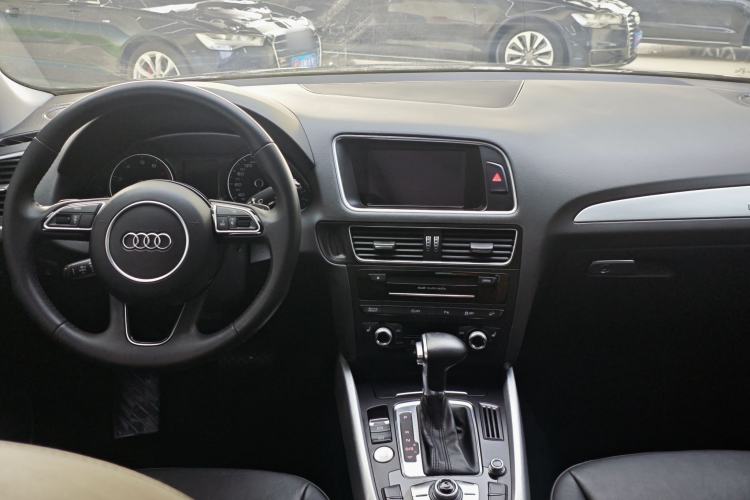 Used Audi Q5 2013 45 TFSI quattro Sport Edition Interior 1