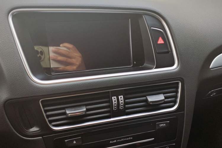 Used Audi Q5 2013 45 TFSI quattro Sport Edition Interior 2