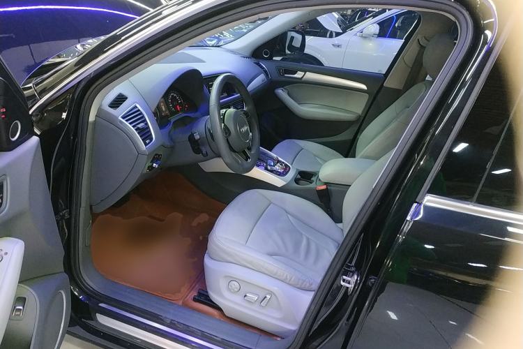 Used Audi Q5 2013 45 TFSI quattro Sport Edition Interior 3