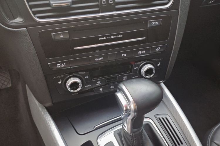 Used Audi Q5 2013 45 TFSI quattro Sport Edition Interior 3