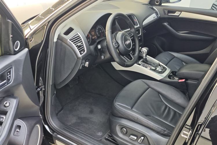 Used Audi Q5 2013 45 TFSI quattro Sport Edition Interior 3