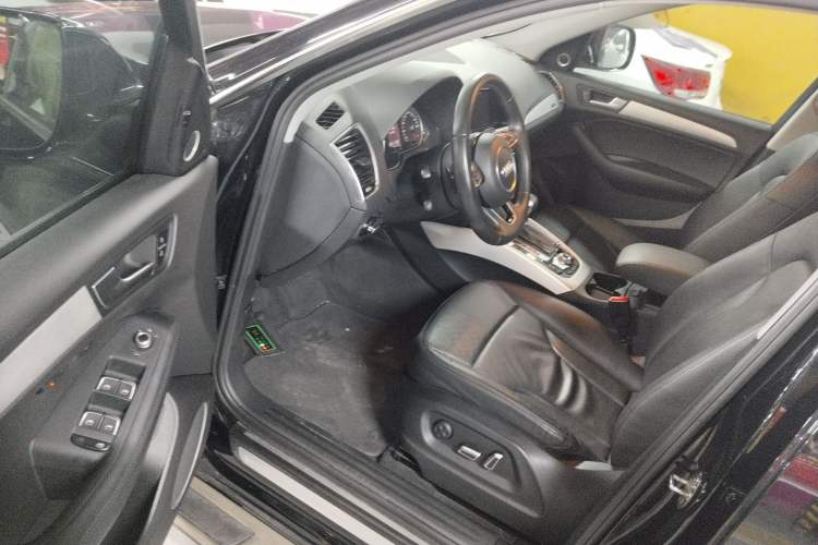 Used Audi Q5 2013 45 TFSI quattro Sport Edition Interior 3