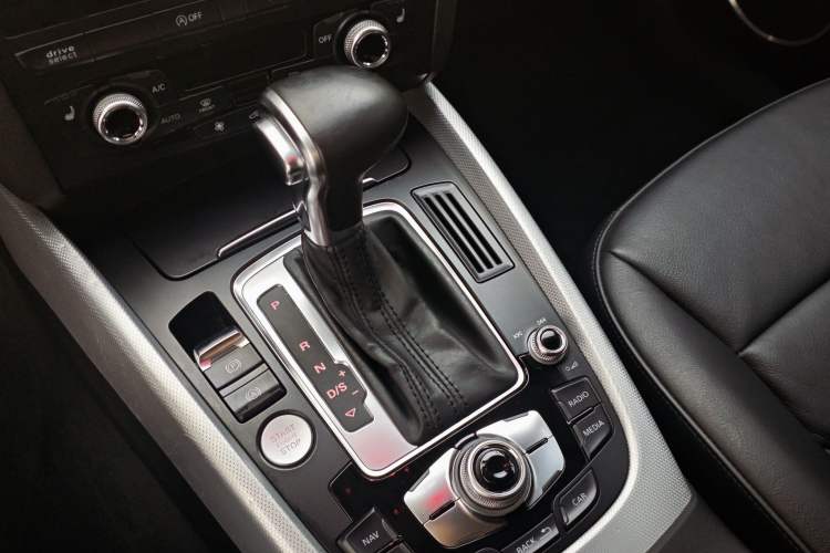 Used Audi Q5 2013 45 TFSI quattro Sport Edition Interior 4