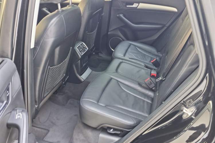Used Audi Q5 2013 45 TFSI quattro Sport Edition Interior 4