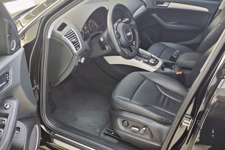 Used Audi Q5 2013 45 TFSI quattro Sport Edition Interior 5
