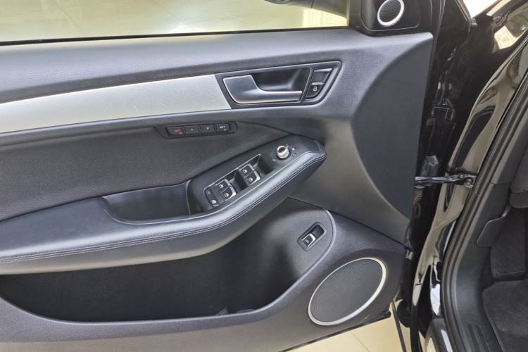 Used Audi Q5 2013 45 TFSI quattro Sport Edition Interior 5