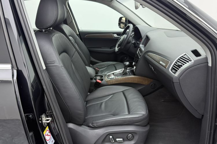 Used Audi Q5 2013 40 TFSI Comfort Edition Interior 6