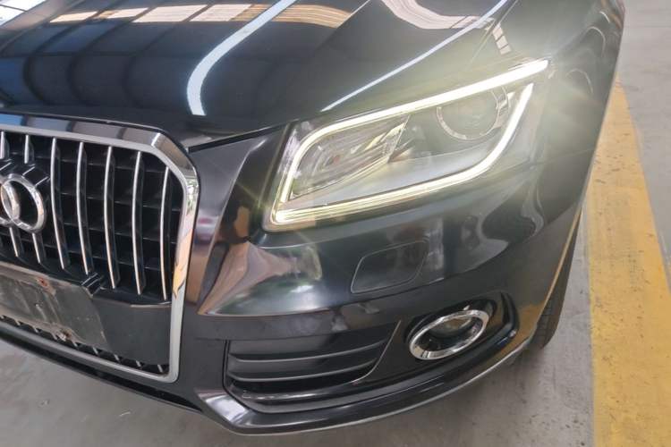 Used Audi Q5 2013 40 TFSI Ambition Left Front Headlight