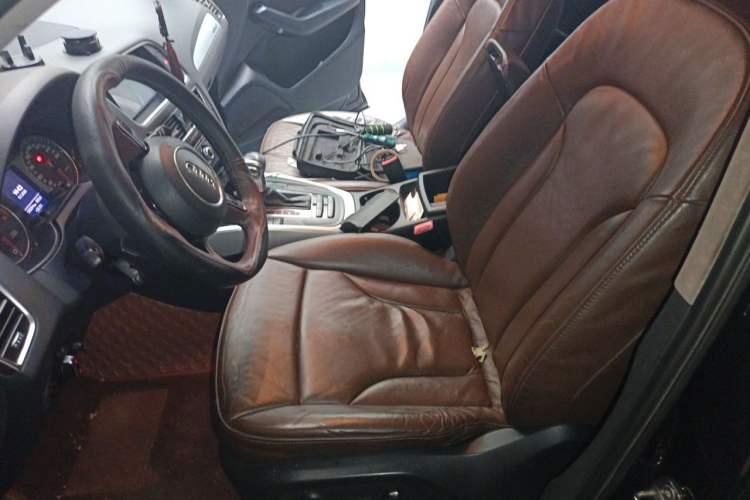 Used Audi Q5 2013 40 TFSI Technology Edition Left Front Seat