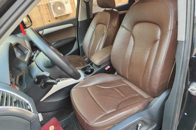 Used Audi Q5 2013 40 TFSI Technology Edition Left Front Seat