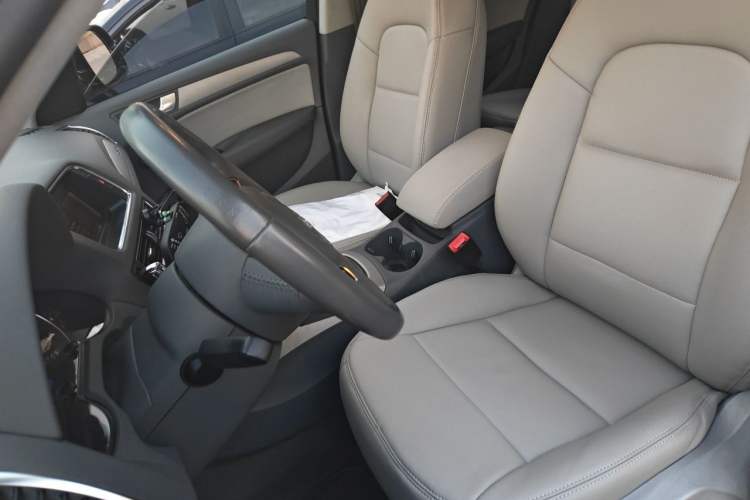 Used Audi Q5 2013 40 TFSI Ambition Left Front Seat