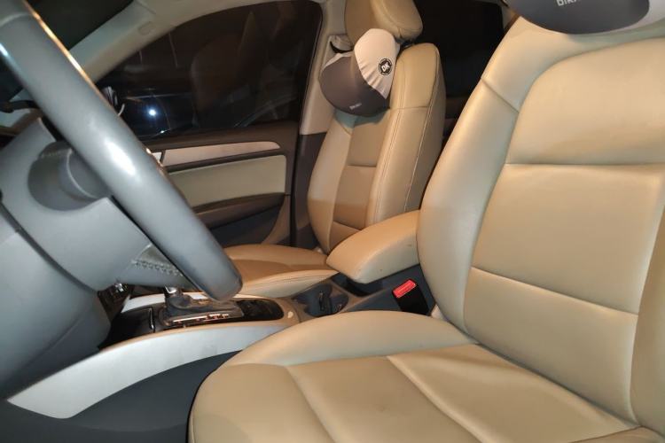 Used Audi Q5 2013 40 TFSI Ambition Left Front Seat