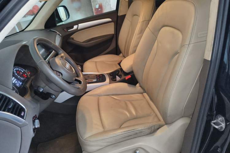 Used Audi Q5 2013 40 TFSI Technology Edition Left Front Seat