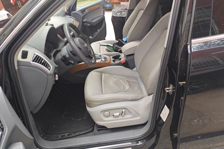 Used Audi Q5 2013 40 TFSI Luxury Model Left Front Seat