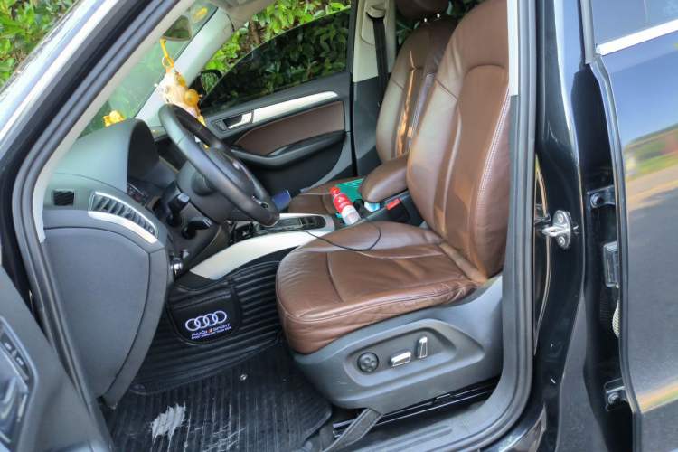 Used Audi Q5 2013 40 TFSI Technology Edition Left Front Seat
