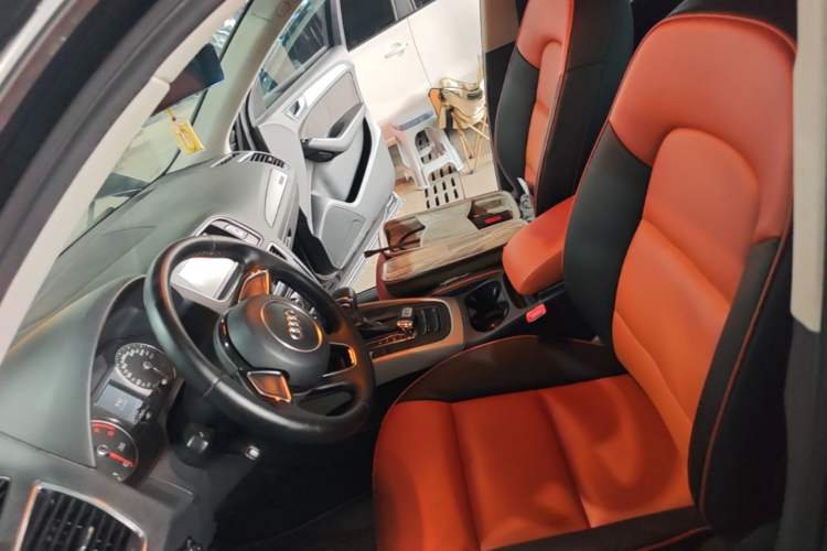 Used Audi Q5 2013 40 TFSI Ambition Left Front Seat
