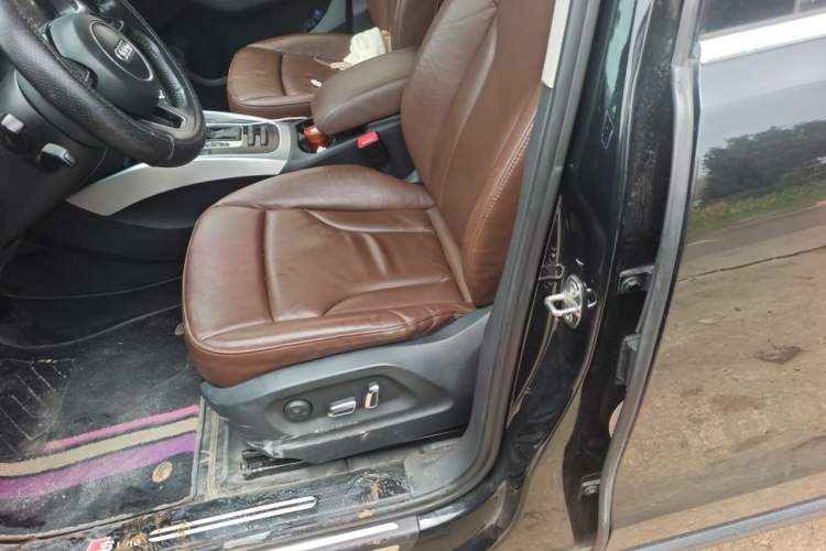Used Audi Q5 2013 40 TFSI Technology Edition Left Front Seat
