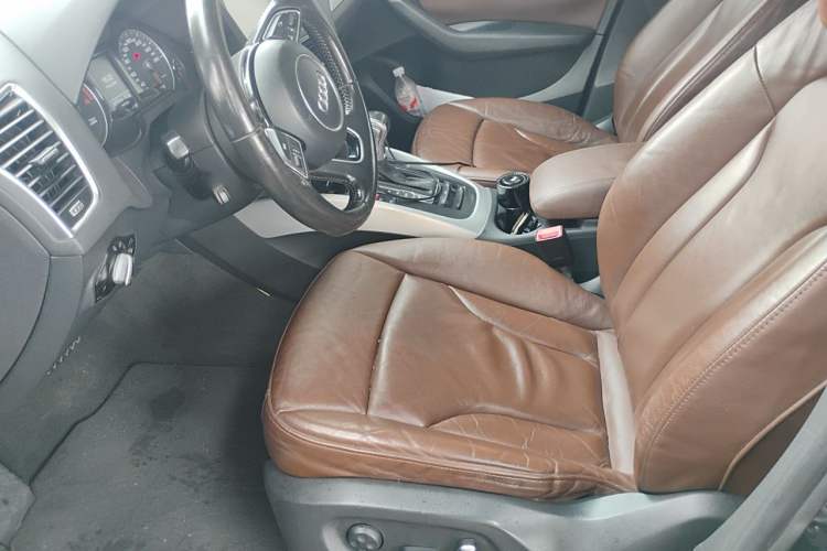 Used Audi Q5 2013 40 TFSI Technology Edition Left Front Seat