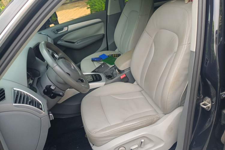 Used Audi Q5 2013 40 TFSI Technology Edition Left Front Seat