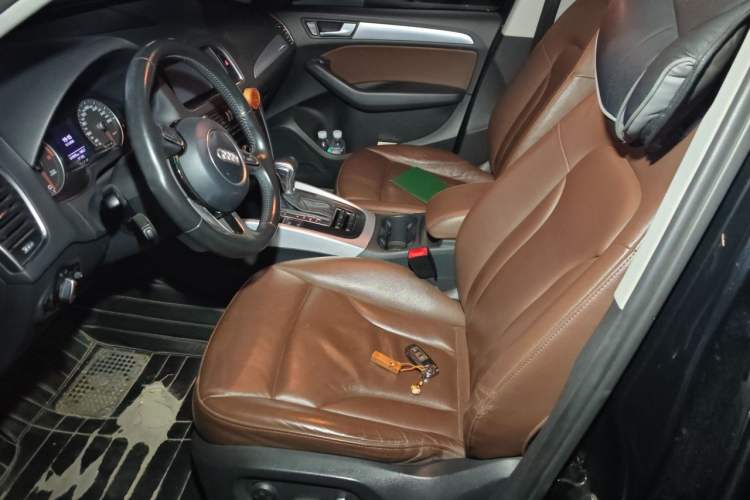 Used Audi Q5 2013 40 TFSI Technology Edition Left Front Seat