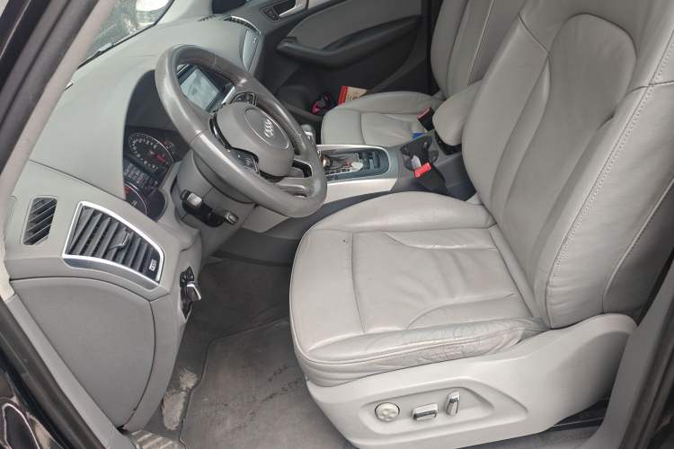 Used Audi Q5 2013 40 TFSI Technology Edition Left Front Seat