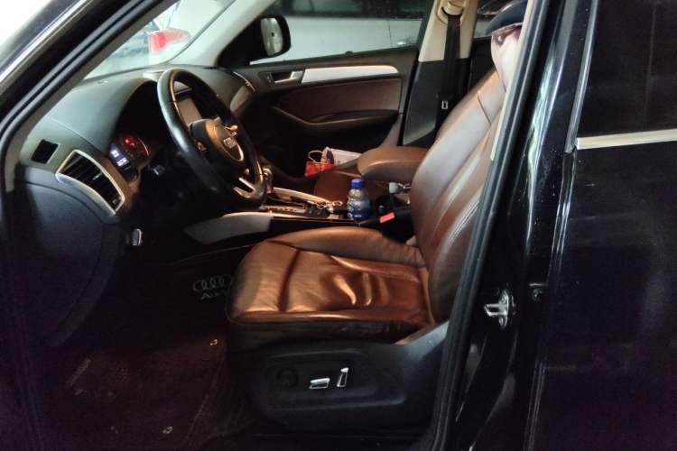 Used Audi Q5 2013 40 TFSI Technology Edition Left Front Seat