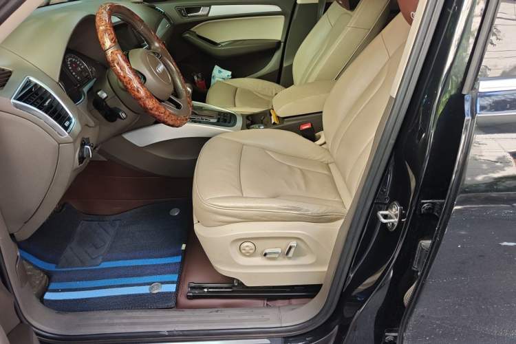 Used Audi Q5 2013 40 TFSI Technology Edition Left Front Seat